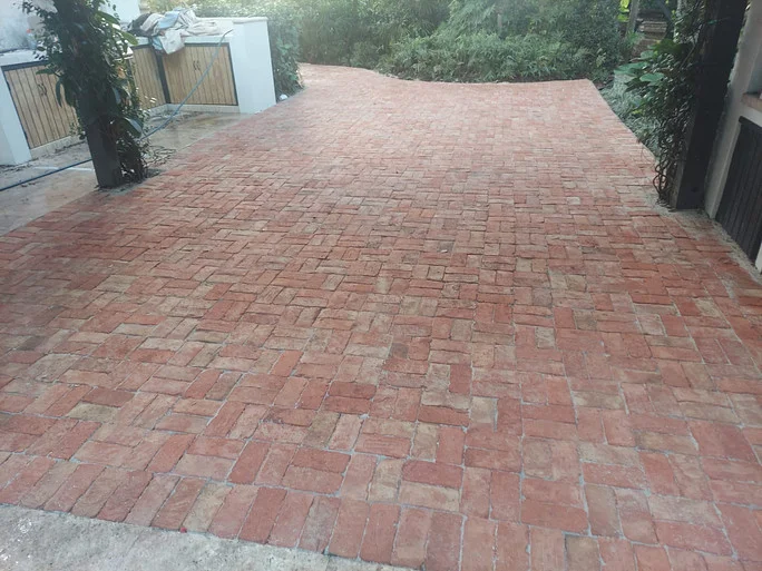 Clay pavers put in backyard by patio pavers installers